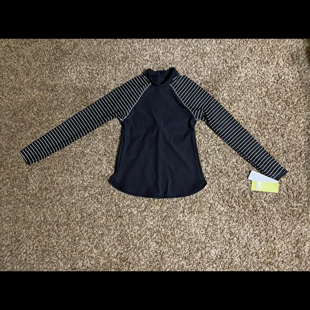 Women’s rash guard swim top
